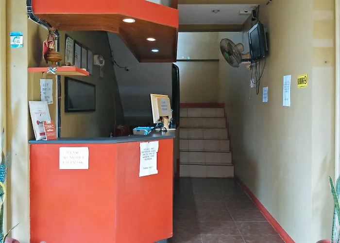 Hotel Reddoorz @ Bankal Lapulapu 2*